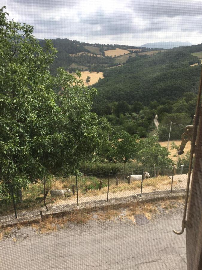 La Casetta Al Roccone Semproniano Εξωτερικό φωτογραφία
